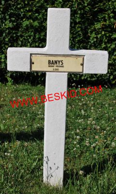 BANYS Jan
- 28 ans - Marié
Né 26.10.1916 Golczowice Olkusz Kielce (PL)
Inhumation 24.06.1964 - Tombe 67
Matricule 780229
Polish Air Force - Escadron 300 - Adjudant Bombardier
Fils de Pawel & Jagla Katarzyna 
Décédé 02.01.1945 Ville-au-Montois (54) à bord du Lancaster PB 823 avec 
Drozdowicz Romuald 33 ans - Heyne Walenty 26 ans  - Janas Brunon 29 ans
Omiotek Wiktor 24 ans - Wrus Maksymilian 36 ans - Zielinski Stefan 28 ans
copyright Frania
[url=http://www.beskid.com/lancaster.html]Le dernier vol du PB823 [/url] 
