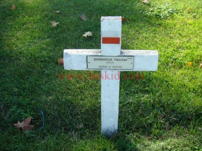 BARBAROJE Palcolas
43 ans - célibataire  
Né 01.11.1897 Wilno (Lituanie)
Fils Jozef & Anna Symanowiez
Décès 29.05.1941 Pierre-Bénite (69)
8ème Régiment Infanterie Polonaise
8ème Batterie
Soldat
Provenance Pierre-Bénite (69)
Inhumation 18.11.1957 - PV 2394
Carré D - Rang 4 - Tombe 40
Copyright Frania
