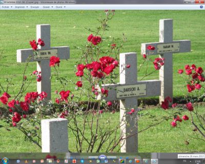 DUDA Teodor
- 32 ans -
Né 31.07.1910
Décès 05.01.1943 Créteil (94)
Hôpital Militaire (Tuberculose)
1ère Division Blindée Polonaise
Matricule 27762
2ème Régiment Infanterie Polonais
Caporal
Prisonnier de guerre le 17.8.1940 
Détenu au Stalag V.A. (D)
Rapatrié 24.5.1942
Tombe 7 - Carré VI - Rang E
copyright photo Piotr Packowski
copyright Frania

