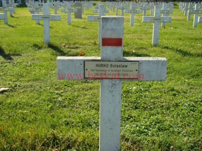 HURKO Boleslaw
24 ans - célibataire 
Né 01.05.1916 Lokutki Lubartow Lubelskie (PL)
Fils d’Andrzej
Décès 02.06.1940 Bron (69) 
145ème Bataillon Aviation Polonaise
Soldat - carte 5451
Domicile : Kol. Lokutki Lubartow (PL)
Estampille 314/D
Provenance Lyon-Guillotière 5/C3-I-17
Inhumation 26.09.1957 - PV 2237
Carré D - Rang 4 - Tombe 27
Copyright Frania
