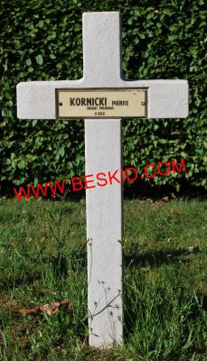 KORNICKI Pierre
Décès 01.09.1945 Metz-Plantières (57)
Inhumation 12.06.1964 - Tombe 112
Armée Polonaise
copyright Frania 

