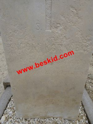 KORNOBIS Antoni
Sous-Officier au camp du Poteau
Né 01-01-1916 Solca woj.Lodzkie (PL)
Décès 16-10-1964 Mont-de-Marsan (40) avenue Cronstadt
Fils de Walenty & Grabowska Franciszka
48 ans - célibataire
Copyright Frania 
Copyright photo Anusia
