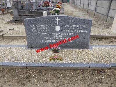 KOWLIK Jan (ou Kowalik)
Soldat 1ère Classe (PFC)
Né 01-06-1925 Gawrylczyce (Biélorussie)
Décès 16-12-1950
Décès accidentel avec Pyc Kazimierz
25 ans
Copyright Frania 
Copyright photo Anusia
