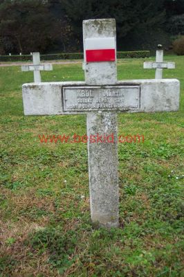 KROL Marcin
35 ans - Epouse Marguerite Emilie Bois
Né 03.05.1904 Majdan Sredni Lubelskie (PL)
Fils Albert & Prakseda Kinatz
Décès 31.01.1940 Saint-Etienne (42)
21ème Compagnie
131ème Dépôt Infanterie
Soldat matricule 1126
Naturalisé 03.12.1936 décret 12829-36
Domicile cité St-Eloi n°17 - métallurgiste
Provenance St-Etienne (42)
Inhumation 21.10.1958 - PV 29.37
Carré A - Rang 18 - Tombe 28
MORT POUR LA FRANCE (19.04.1944 n°34)
Copyright Frania
