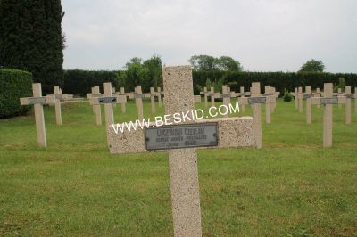 LUCZYNSKI Czeslaw
26 ans
Né en 1904
Décès 06.1940 Desseling (57)
Inhumation 09.03.1942 (Desseling)
Inhumation 23.11.1963
Armée Polonaise
Matricule 1409-28966
Soldat Grenadier
Unité 1er PG 1 bataillon 3ème compagnie
Tombe 382
Copyright Frania
