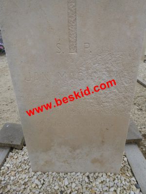 MACIOLEK Jan
Militaire camp américain de la Braconne
Né 19-05-1927 Maciolki woj.Mazowieckie (PL)
Décès 13-10-1964 Mornac (16)
Fils deTomasz 
37 ans
Copyright Frania 
Copyright photo Anusia
