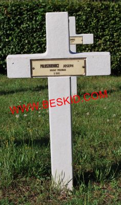 PALUSZKIEWICZ Joseph
Décès 06.1940 Vého (54)
Inhumation 17.06.1964 - Tombe 35
Armée Polonaise
copyright Frania 
