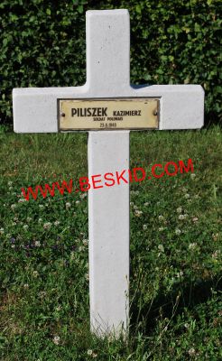 PILISZEK Kazimierz
Décès 23.06.1940 Saint-Dié (88)
Inhumation 25.07.1964 - Tombe 60
Armée Polonaise
copyright Frania 
