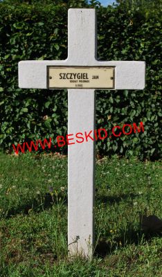 SZCZGIEL Jan
Décès 06.1940 Xousse (54)
Inhumation 18.06.1964 - Tombe 101
Armée Polonaise
copyright Frania 
