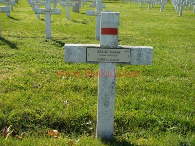 SZYDZ Bazyl
30 ans
Né 14.06.1913 Musikow Podkarpackie (PL)
Décès 07.09.1944 Lyon 2ème (69)
(Hôpital Desgenettes - 20 quai Gailleton)
Francs-Tireurs & Partisans Français
Soldat Résistant
Estampille 1025/2
Provenance Lyon-la-Croix-Rousse I-2P-2-4
Inhumation 30.09.1957 - PV 2122
Carré D - Rang 4 - Tombe 17
MORT POUR LA FRANCE
Copyright Frania
