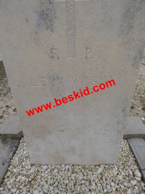 WASIK Leon
Caporal armée américaine 
(matricule L.S.S.n°30.159)
Né 15-10-1924 Chlebowo (PL)
Décès 13-09-1959 Bordeaux (33) 
- par noyade dans la Garonne
- quai Sainte Croix 
- découvert le 18-09-1959
Résidant à Bussac-Forêt (40.88 Th.Labor service)
Fils de Jozef & Anna Blaszczyk
34 ans
Copyright Frania 
Copyright photo Anusia
