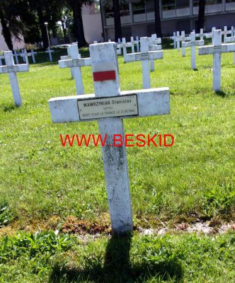 WAWRZYNIAK Stanislaw  
Décès 21.06.1940
127ème Régiment d'Infanterie Polonaise
Soldat
Provenance Montluçon ouest (03)
Inhumation 10.01.1964 - PV7/3754
Carré E - Rang 10 - Tombe 14
MORT POUR LA FRANCE
Copyright Frania
