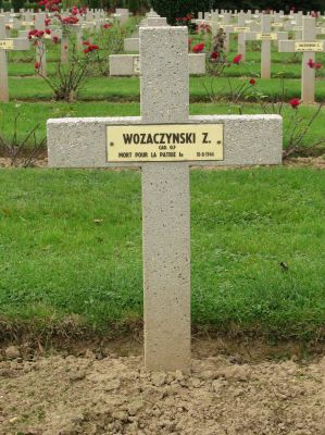 WOZACZYNSKI Zbigniew Jozef
- 29 ans -
Né 07.09.1914 Lwow (Ukraine)
Décès 10.08.1944 
Matricule 2442/15/I
1ère Division Blindée Polonaise
2ème Régiment Artillerie Motorisée
Sous-Lieutenant
Tombe 6 - Carré I - Rang A
copyright photo Piotr Packowski
copyright Frania
